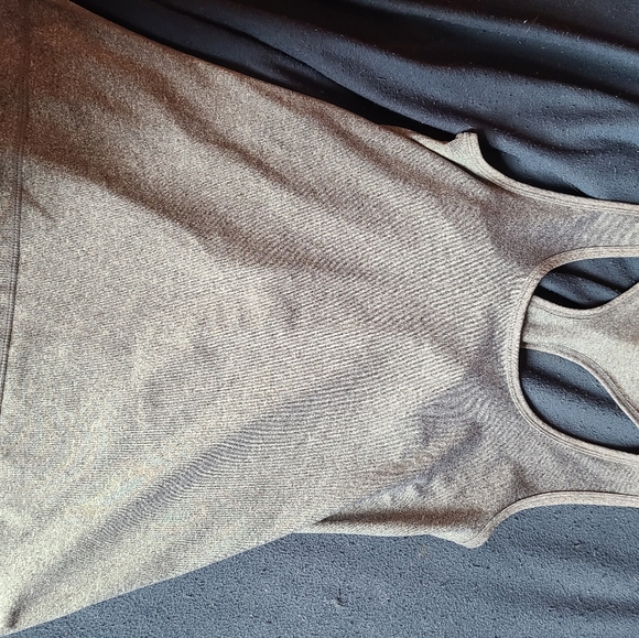 Active tank top - Picture 2 of 2